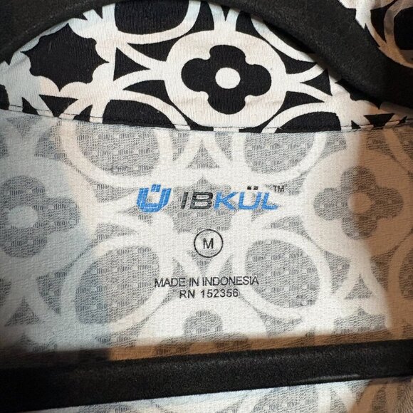 IKBUL black and white patterned half zip vented golf top - Picture 3 of 6